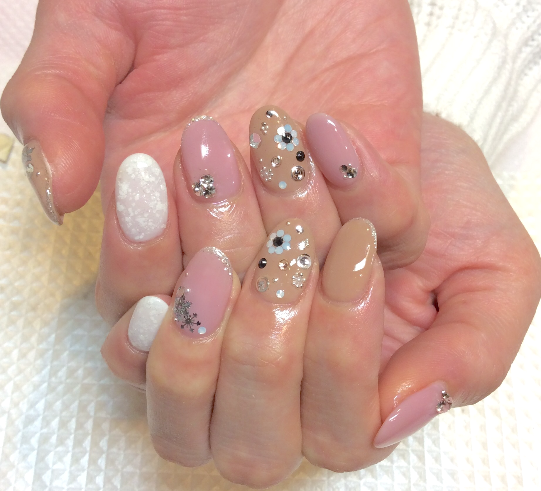 キラキラビジューネイル｜松山市ネイルサロンピンクベリー