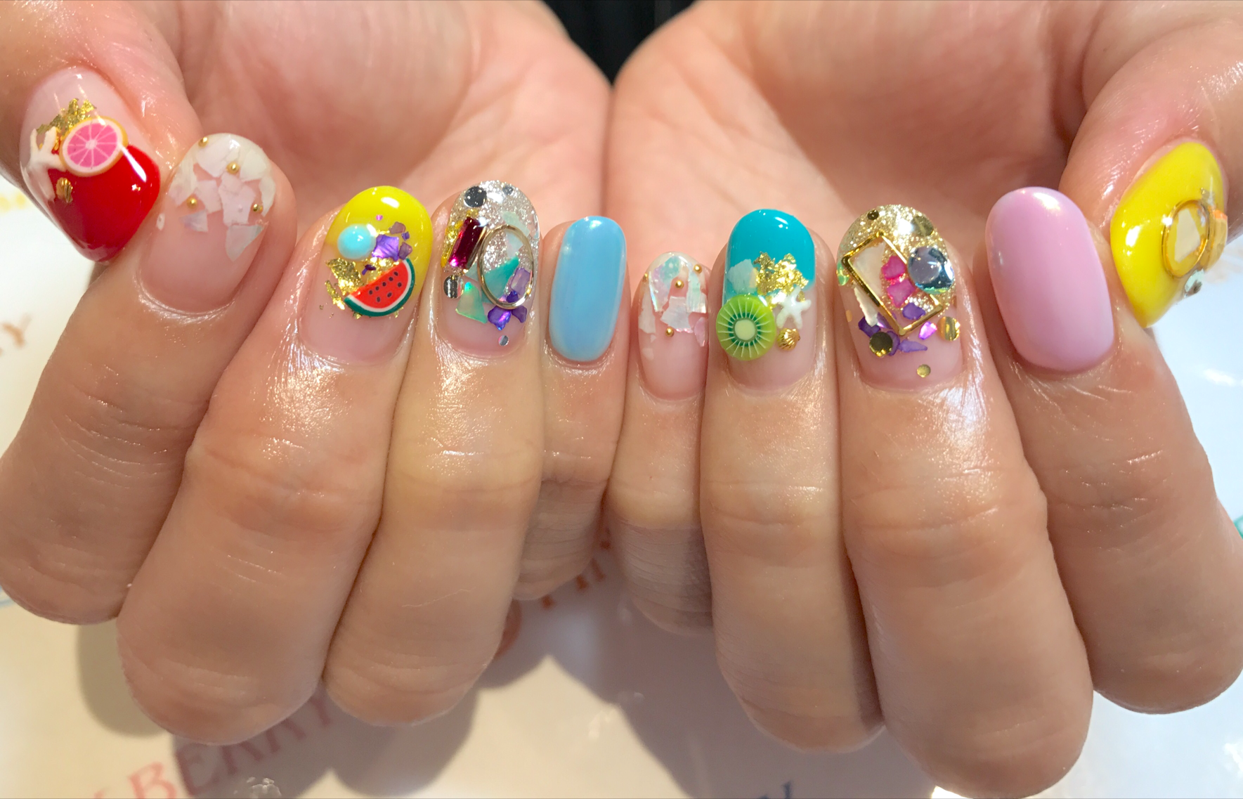 カラフルネイル｜松山市ネイルサロンピンクベリー