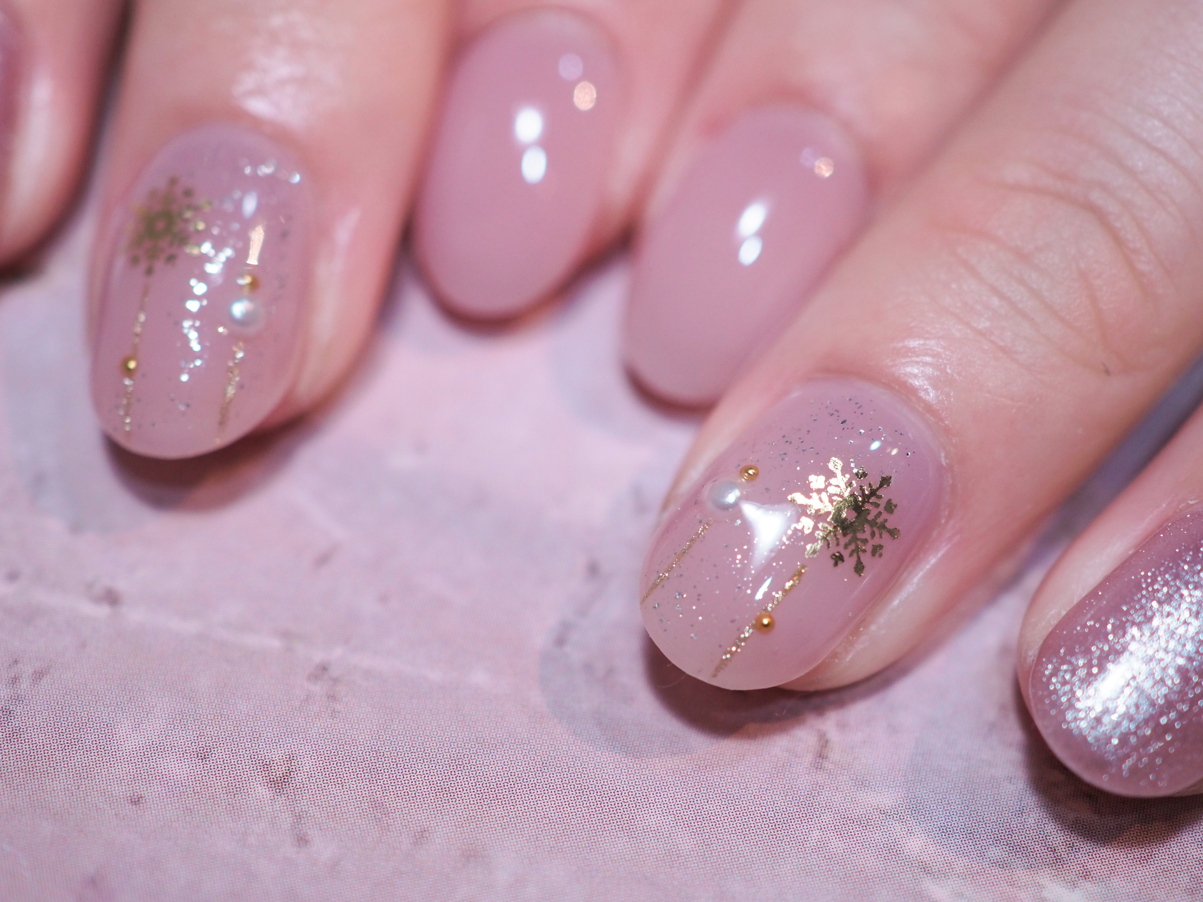 雪の結晶ネイル 松山市のネイルサロンピンクベリー Pink Berry